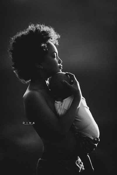 Dina – Photographe grossesse, nouveau-né, portraits de femmes et familles Province de Liège